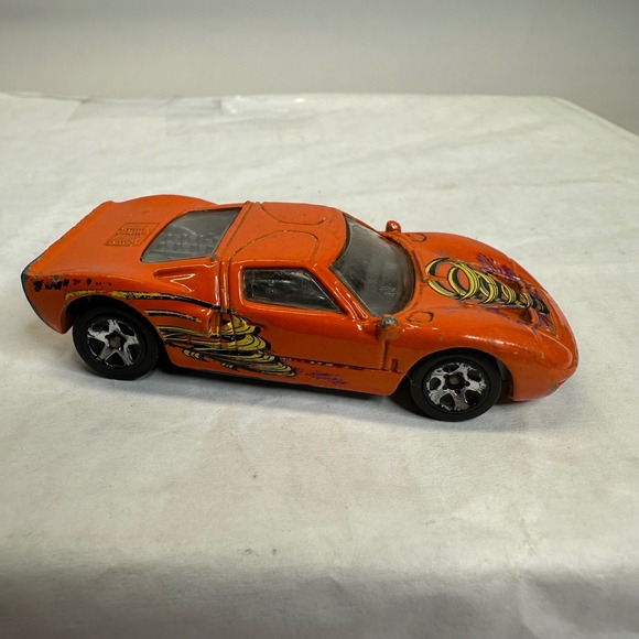 Hot Wheels Other - Hot Wheels 1999 Ford GT-40 Orange Tornado Graphic Diecast Race Car 1:64 Scale